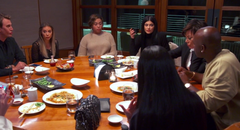 Illustration for article titled Rob Kardashian's Kiss-and-Make-Up With His Sisters Was More Than a Little Staged